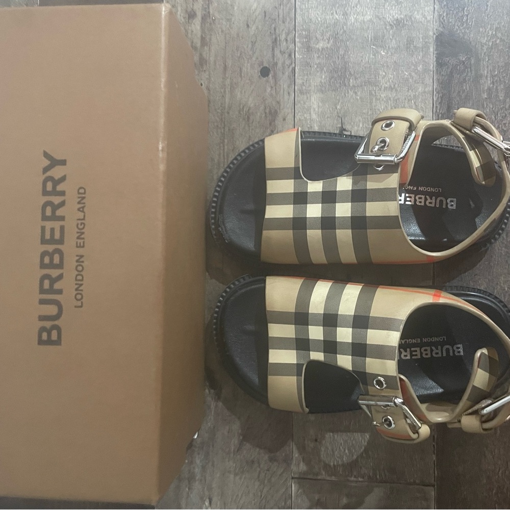 Toddler girl Burberry sandals